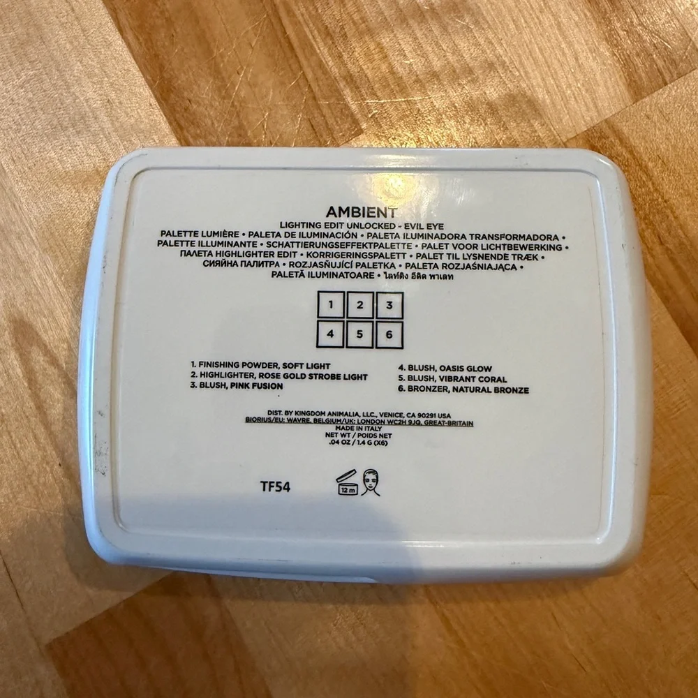 Hourglass Evil Eye palette - Picture 2 of 8